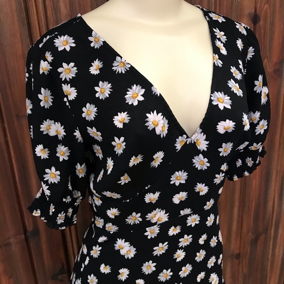 Ali & Jay Flower Child Dress - Picture 9 of 10